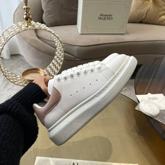 Women's sneakers - Picture 7 of 9